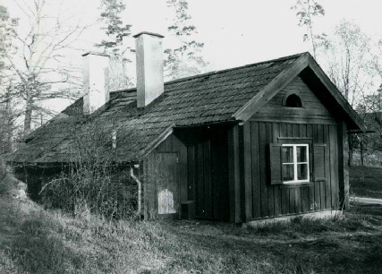 Torpet 1977 med läckande tak